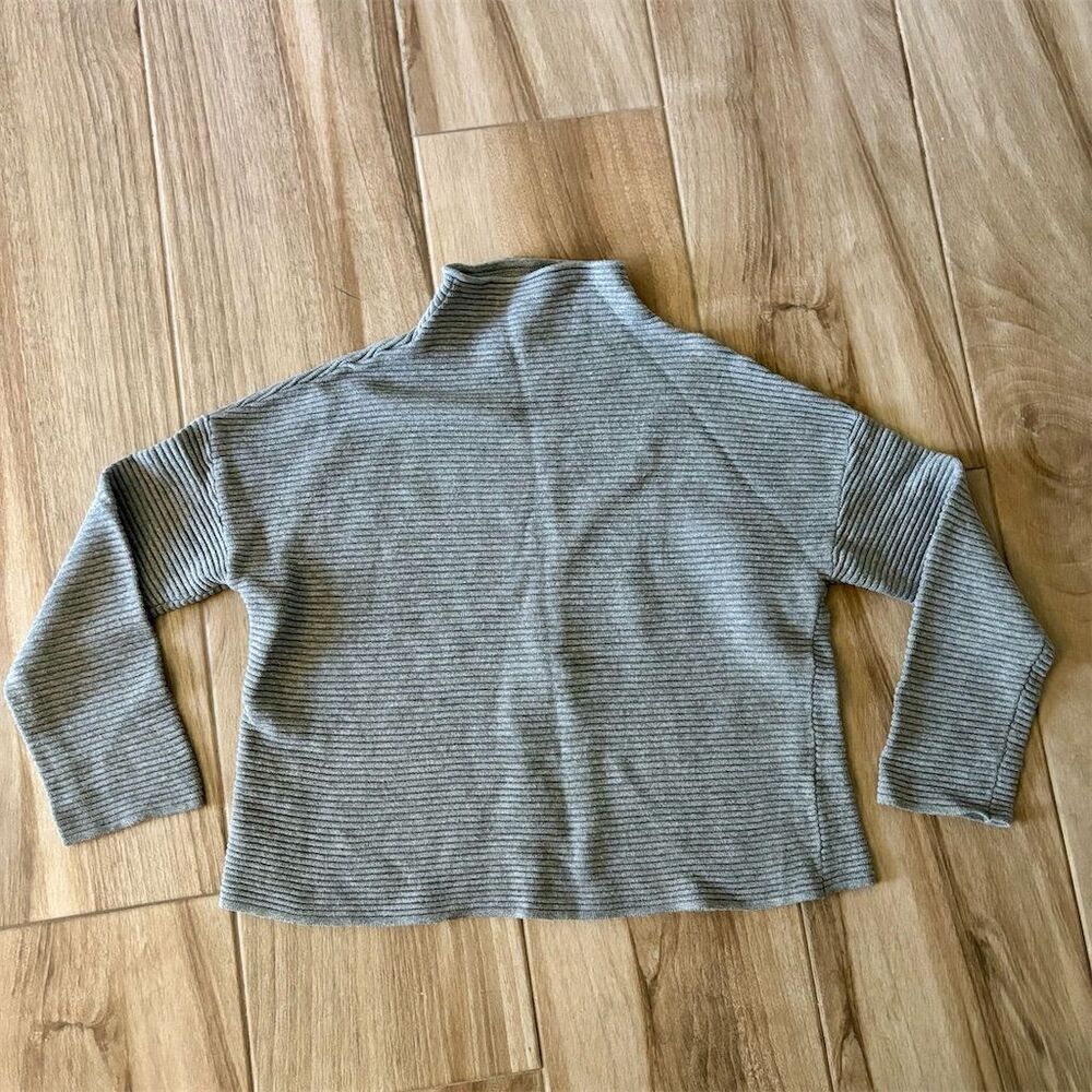 H&M Women's Gray Ribbed Turtleneck Sweater Size M Long Sleeve Casual